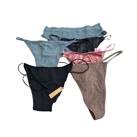 Skims Kim Kardashian Plus Size Thong T-String Bundle Arctic Dahlia Umber Onyx 4X - Picture 2 of 3